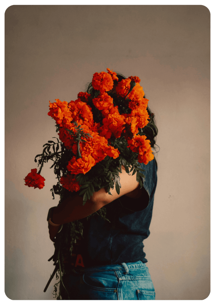 Rituel du féminin sacré lors d'un cercle de femmes en région nantaise animé par Chloé Roque